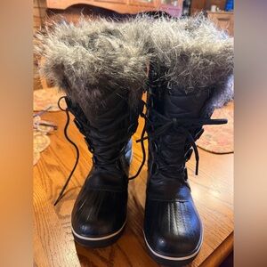 Sorel Navy Blue Winter Boots with Gray Fur